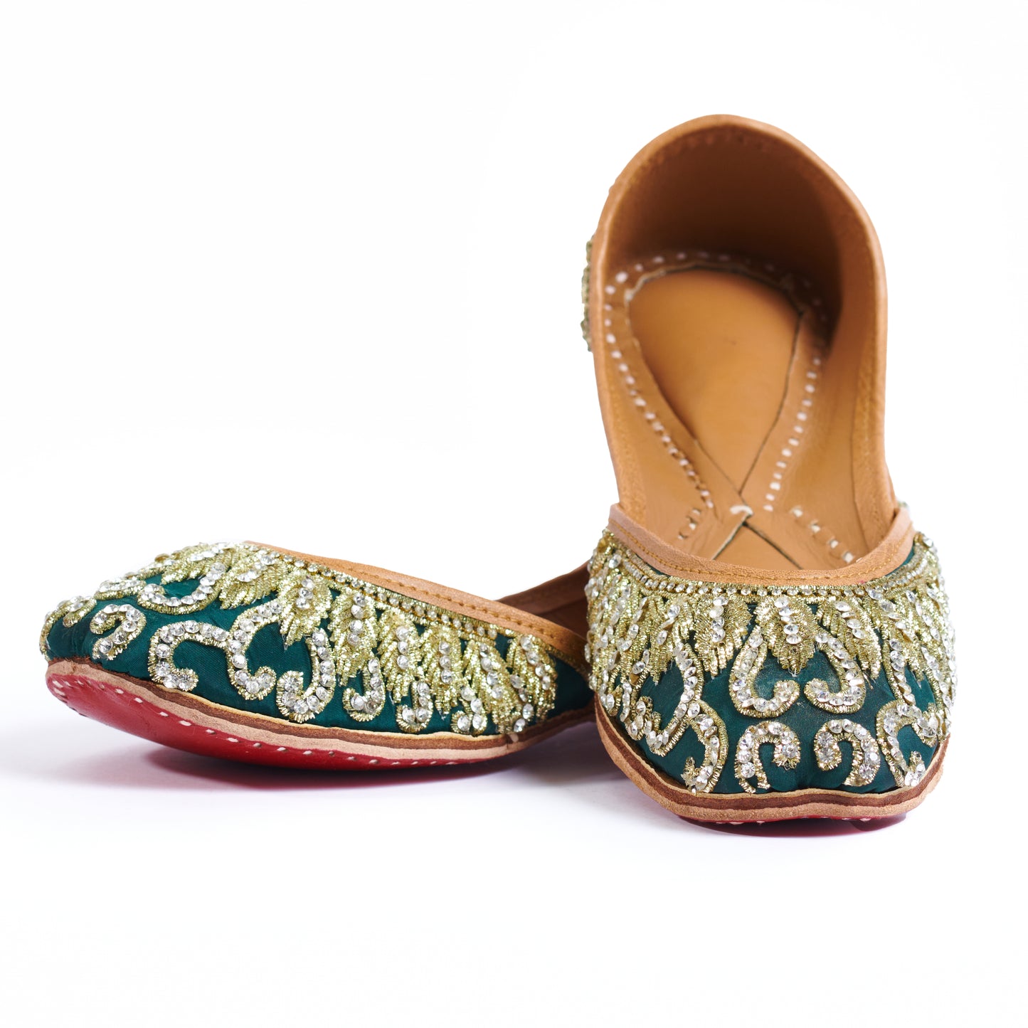 RAVIS Women’s Golden Embroidered Jutti