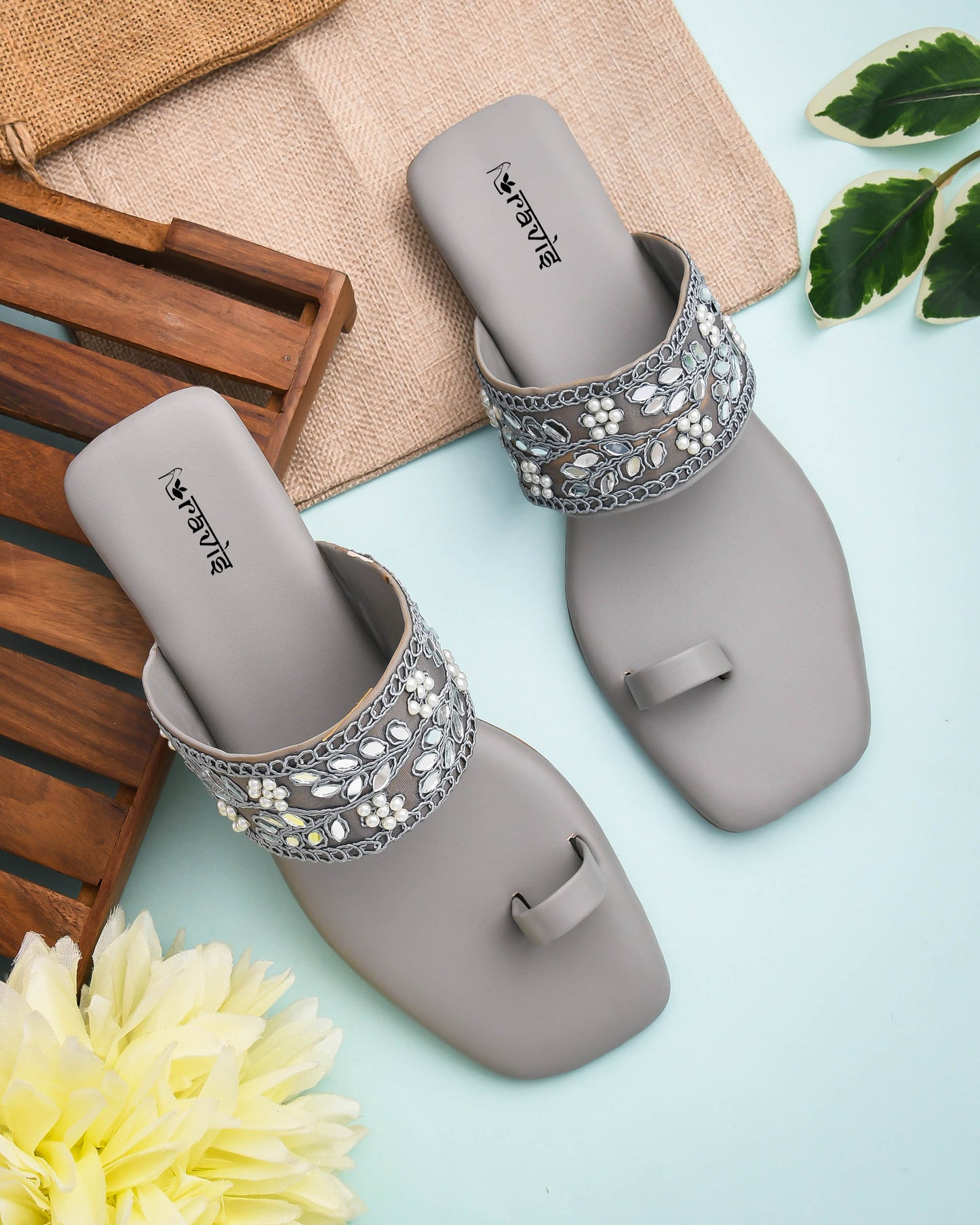 RAVIS SparkToe Black Toe-Ring Ethnic Flats for Women