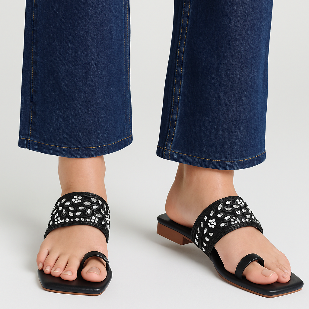 RAVIS SparkToe Black Toe-Ring Ethnic Flats for Women