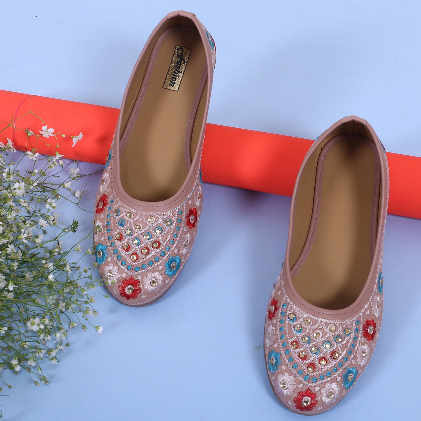 Ravis Embroidered Ethnic Flat Jutti – Traditional Floral Design for Women