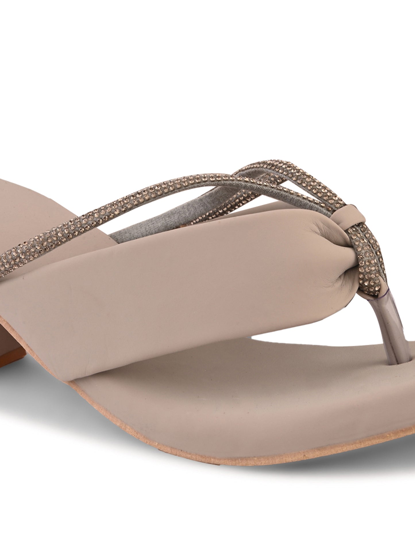 Ravis v shape chain heel