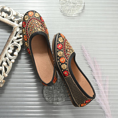 Ravis Embroidered Ethnic Flat Jutti – Traditional Floral Design for Women
