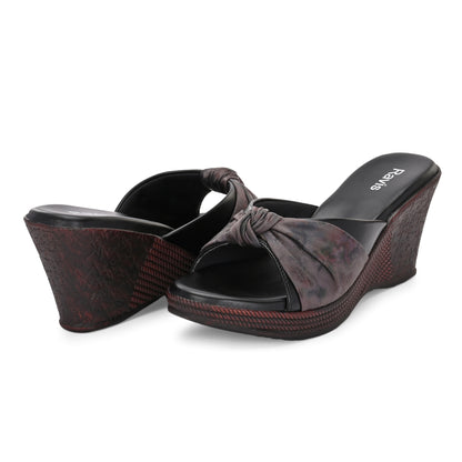 Plateform heel