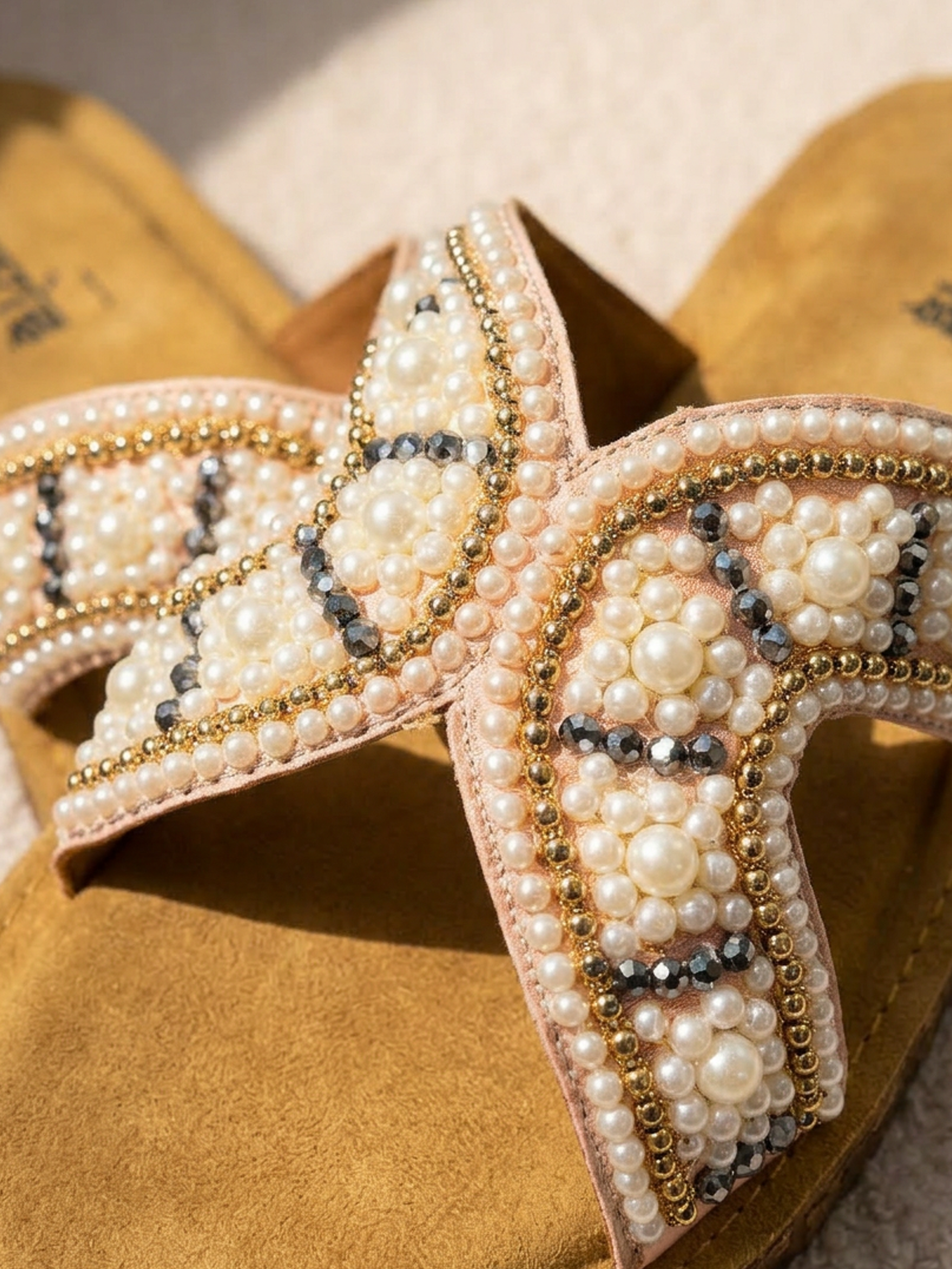 Peach Meets Style Slipper for Women Close Up Detail Ravis Footwear
