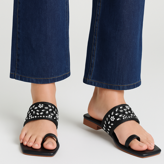 RAVIS SparkToe Black Toe-Ring Ethnic Flats for Women