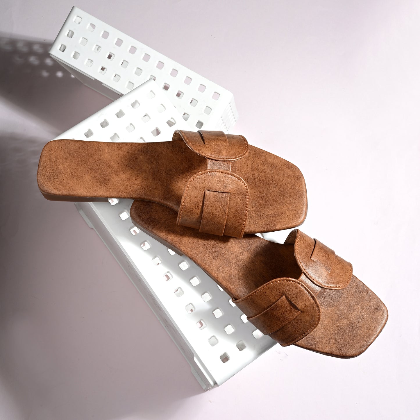 Ravis Minimal Toe-Ring Flat Slippers – Everyday Slip-On Comfort Sandals for Women