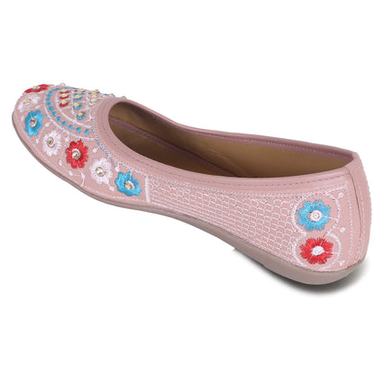 Ravis Embroidered Ethnic Flat Jutti – Traditional Floral Design for Women